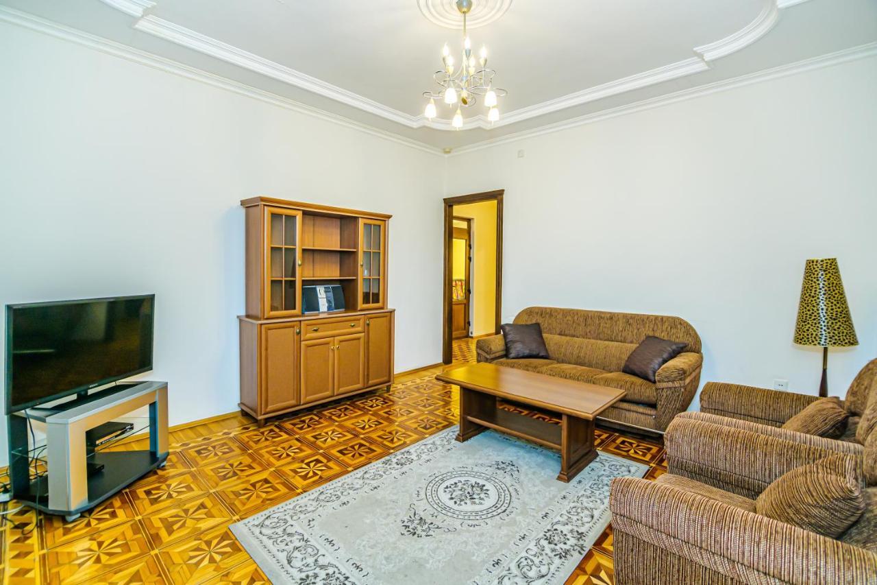 Apartamento M Estate. Nizami Street  Bakú Exterior foto