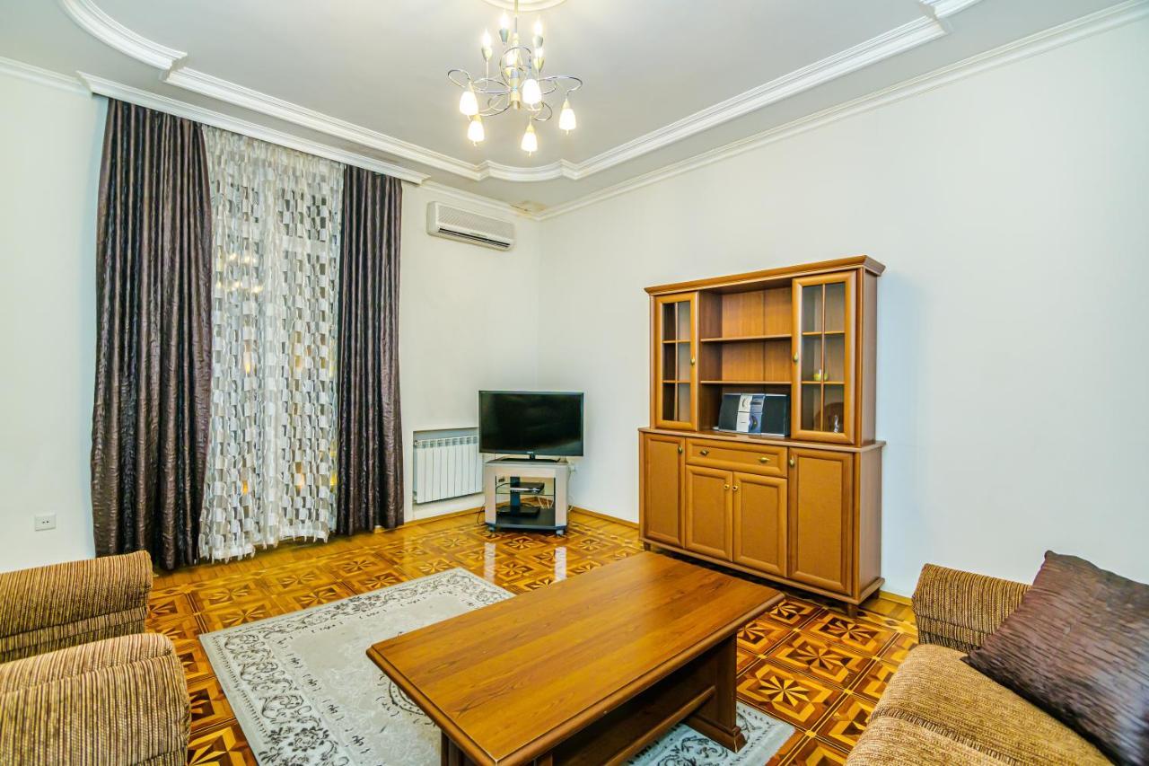 Apartamento M Estate. Nizami Street  Bakú Exterior foto
